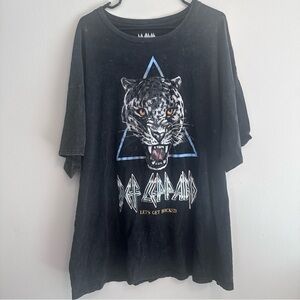 Def Leppard Black Graphic Tee